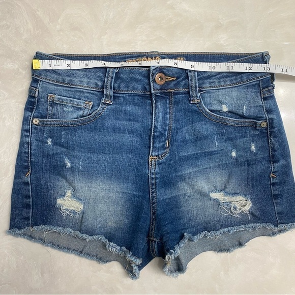 Arizona Mid Rise Jean Shorts Size 3 - Picture 9 of 12